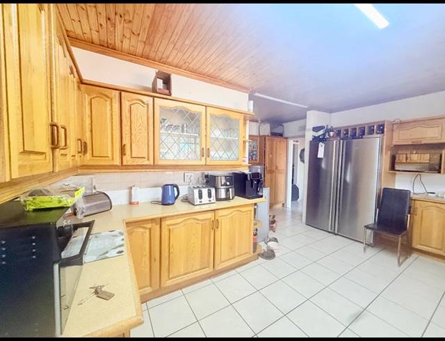 4 BEDROOM HOUSE FOR SALE IN VANDERBIJLPARK CW 5